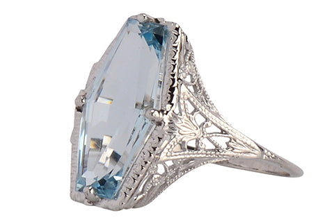 An Example of White Gold Used in Jewelry