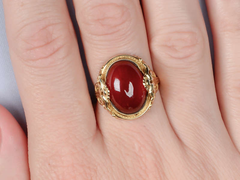 Ornamental Cabochon Garnet Gold Ring