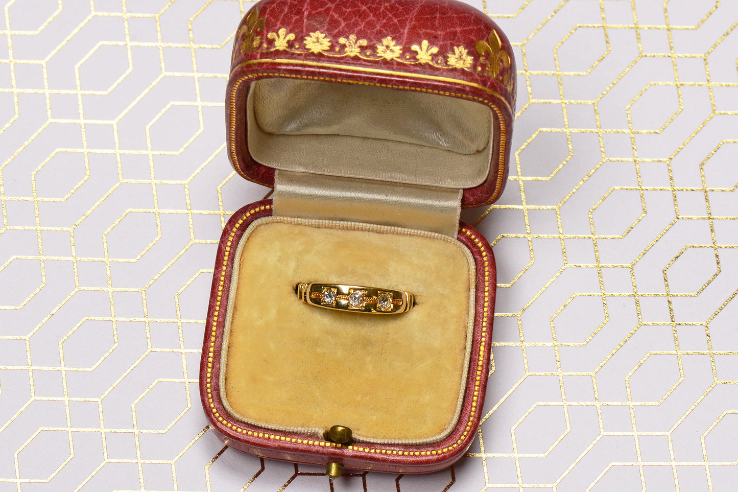 Antique Three Diamond 18k Gold Edwardian Ring