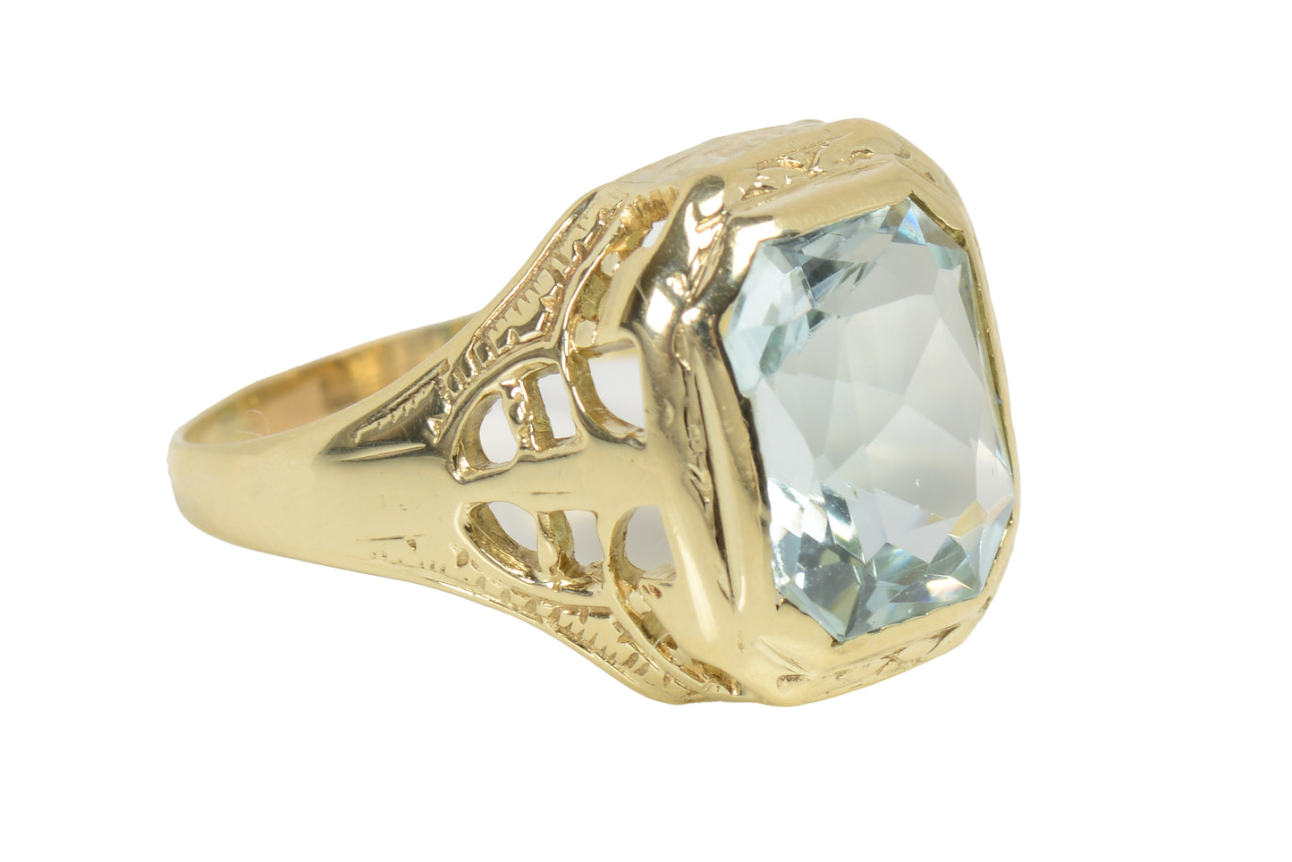 Serenity - Vintage Aquamarine Gold Ring