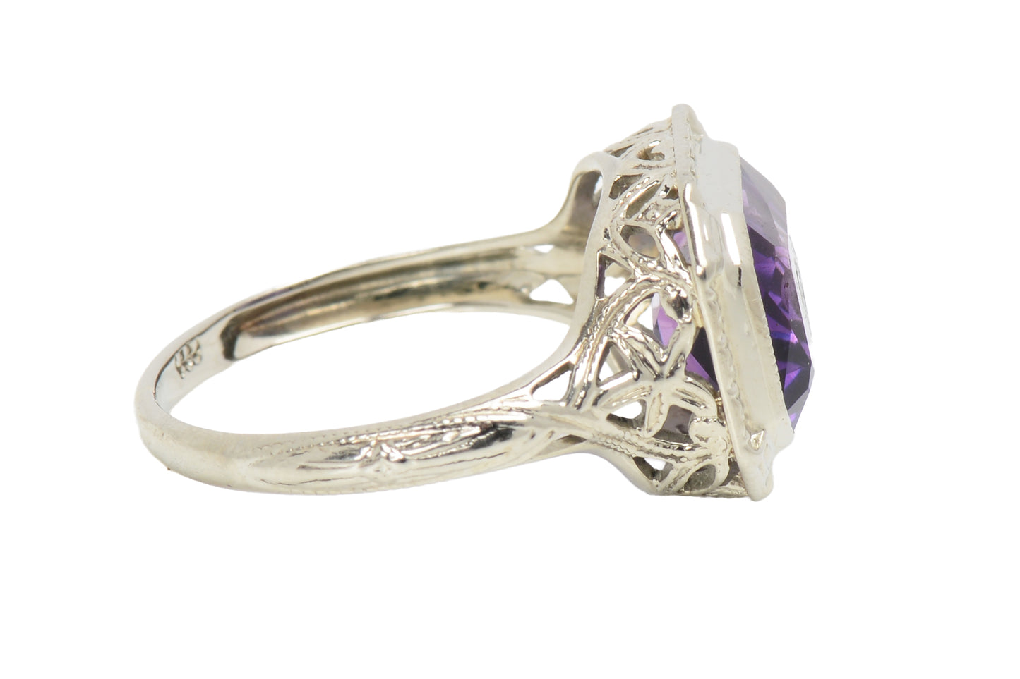 Noteable Vintage Art Deco Amethyst Filigree Ring