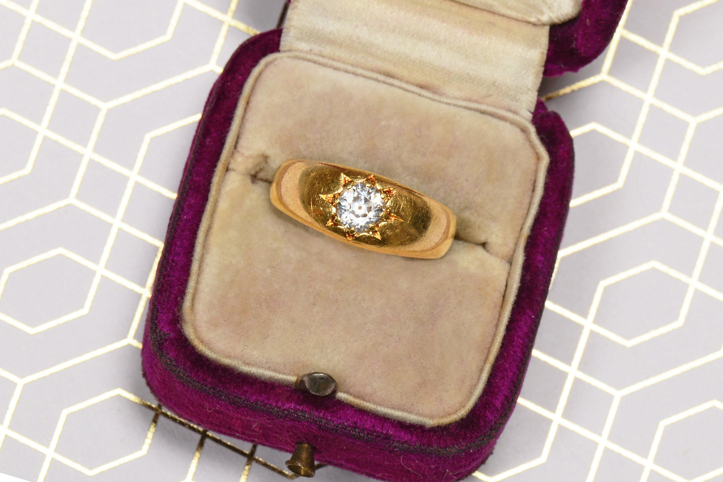 Solitaire Old European Cut 18k Gold Ring From 1899