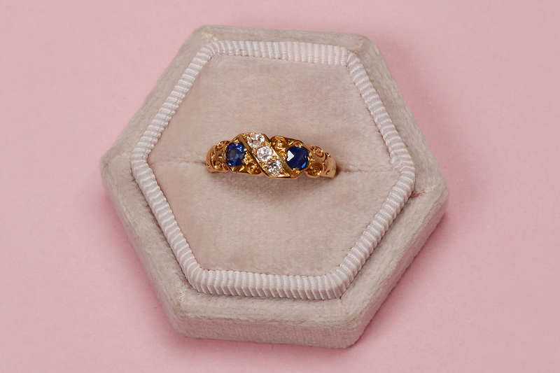 Sapphire Diamond Vintage Gold Ring