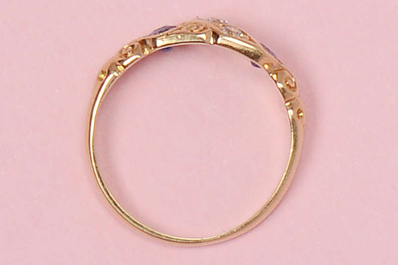 Sapphire Diamond Vintage Gold Ring