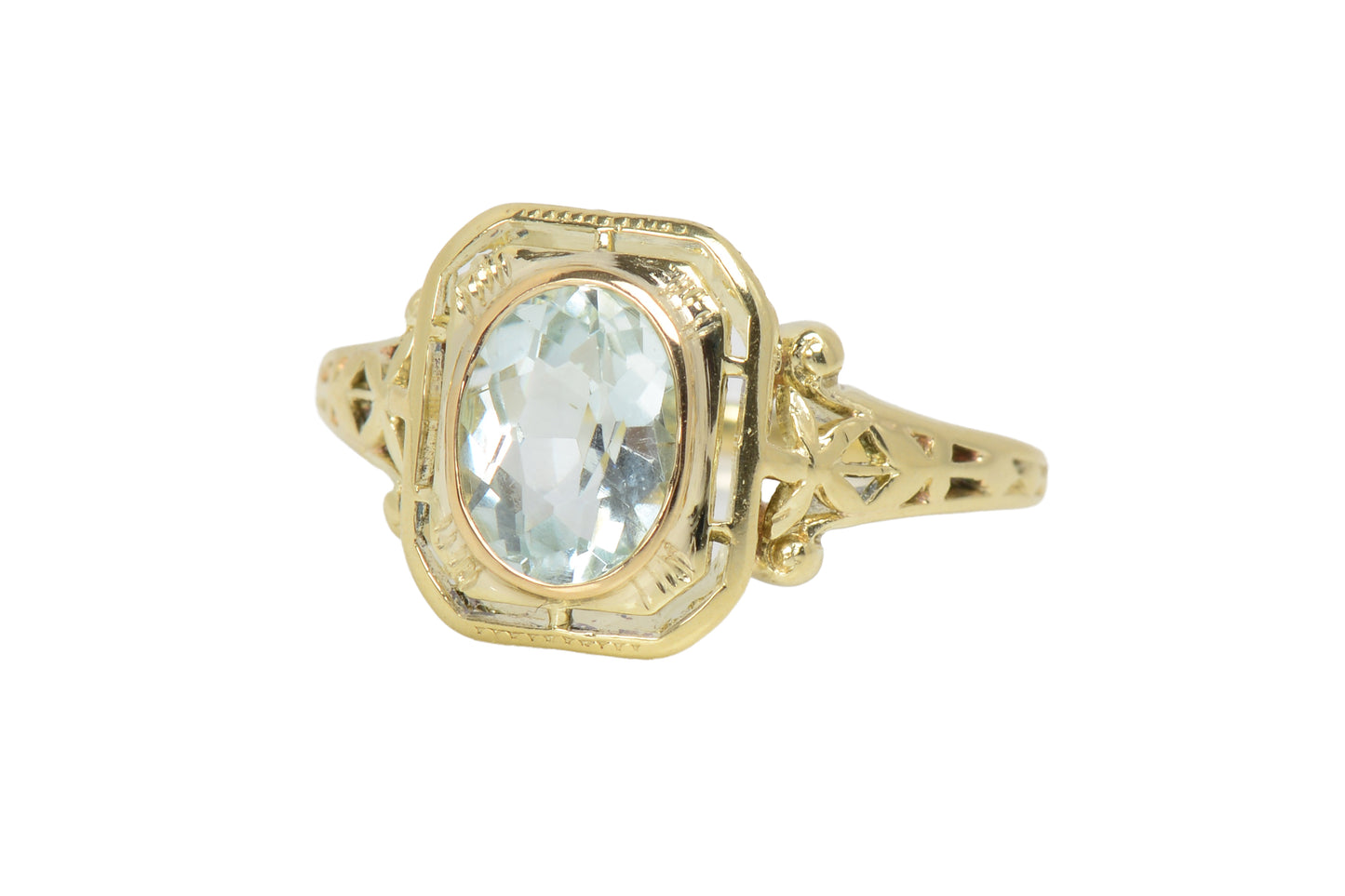 Vintage Oval Aquamarine Yellow Gold Filigree Ring
