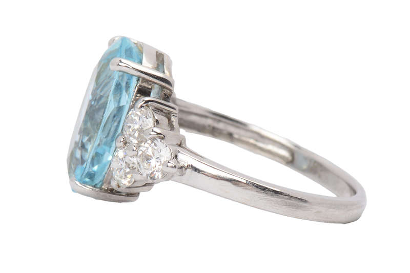 Sky Light - Aquamarine Diamond Ring