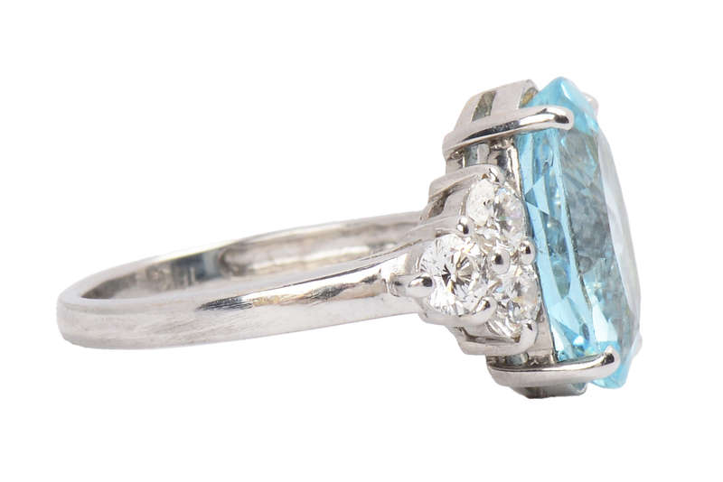 Sky Light - Aquamarine Diamond Ring