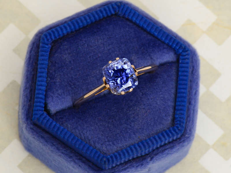Antique Cornflower Blue Ceylon Sapphire Ring