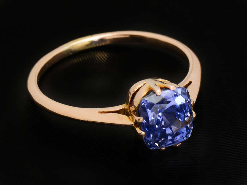 Antique Cornflower Blue Ceylon Sapphire Ring