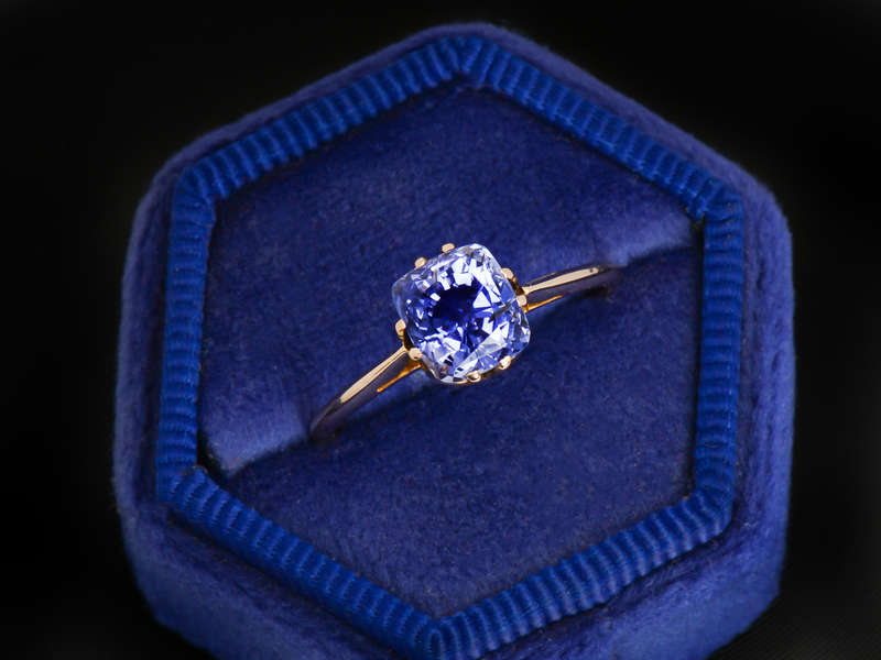Antique Cornflower Blue Ceylon Sapphire Ring