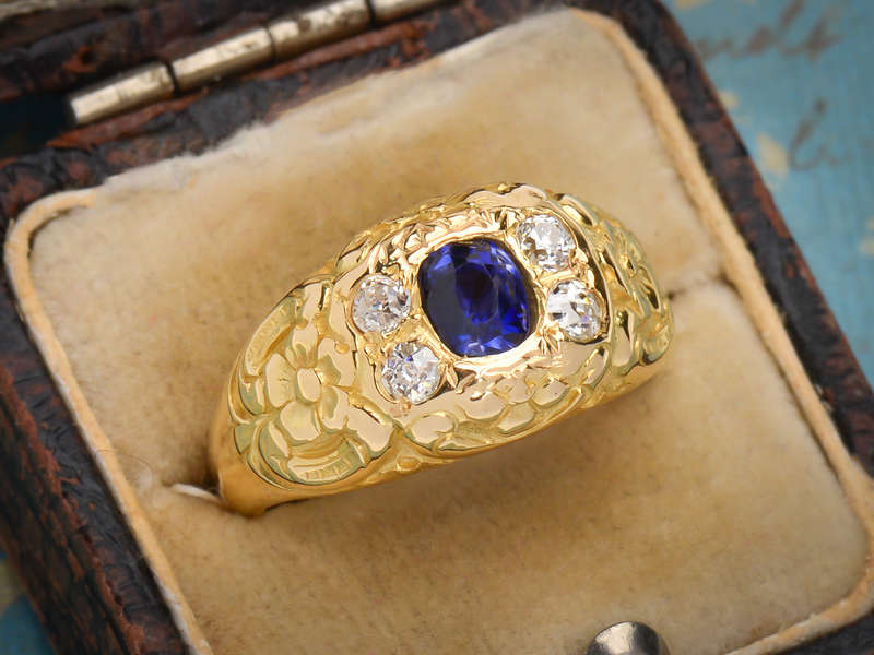 Distinction - Sapphire Diamond Carved Gold Ring