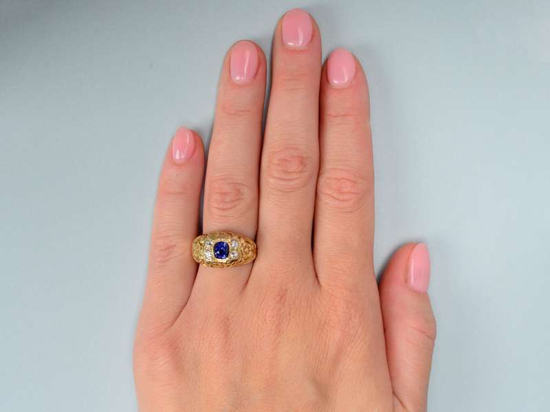 Distinction - Sapphire Diamond Carved Gold Ring