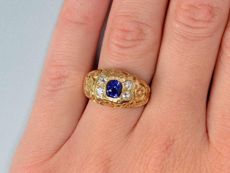 Distinction - Sapphire Diamond Carved Gold Ring