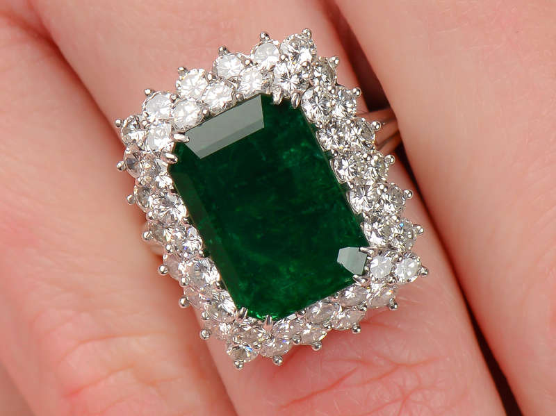Emerald Vision - Diamond Cluster Ring
