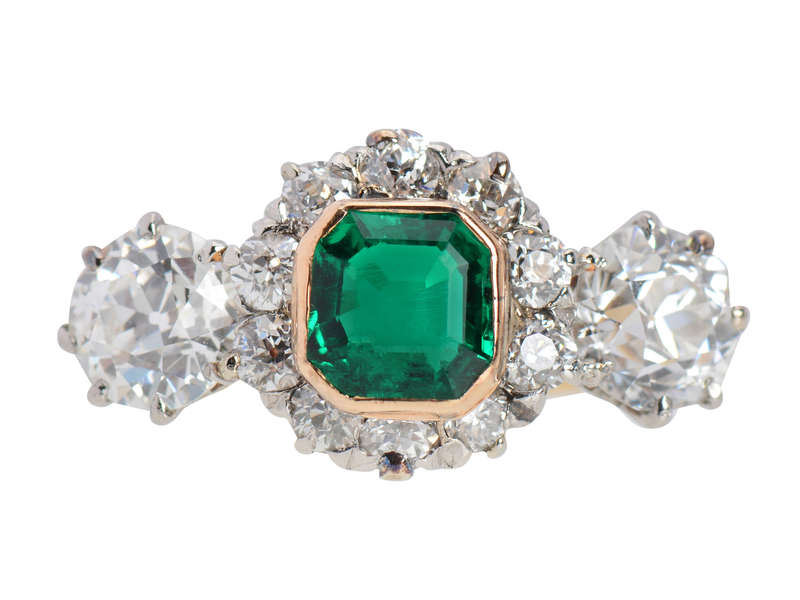 Fascinante - Colombian Emerald Diamond Ring