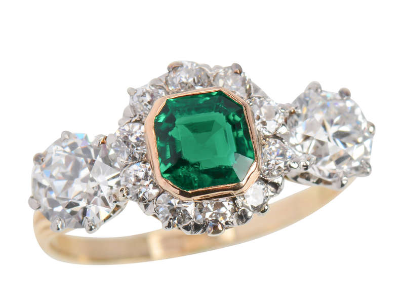 Fascinante - Colombian Emerald Diamond Ring