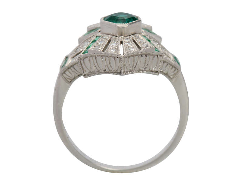 Dynamism - Emerald Diamond Platinum Ring