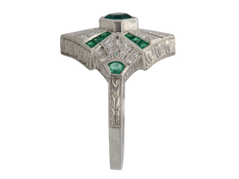 Dynamism - Emerald Diamond Platinum Ring