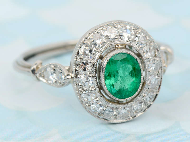 May Birthstone Emerald Ring - Art Deco Vibes