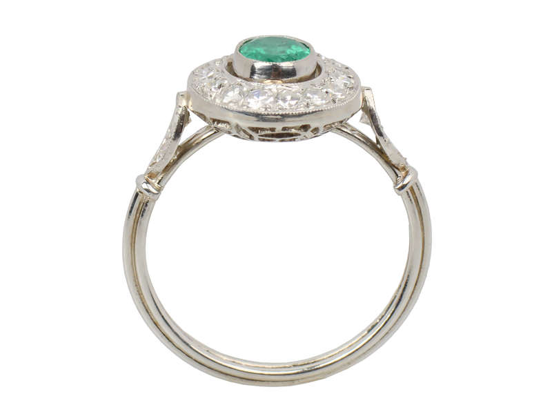 May Birthstone Emerald Ring - Art Deco Vibes