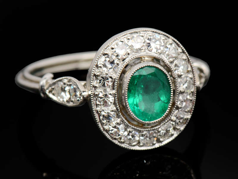 May Birthstone Emerald Ring - Art Deco Vibes