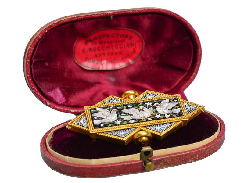Exceptional Micro Mosaic Brooch of Doves - Original Box