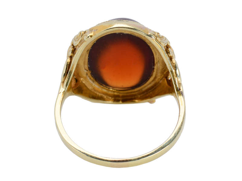 Ornamental Cabochon Garnet Gold Ring