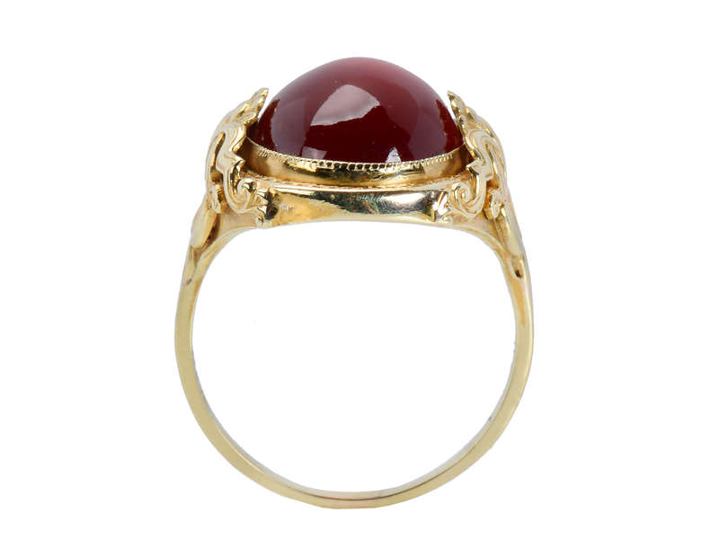 Ornamental Cabochon Garnet Gold Ring