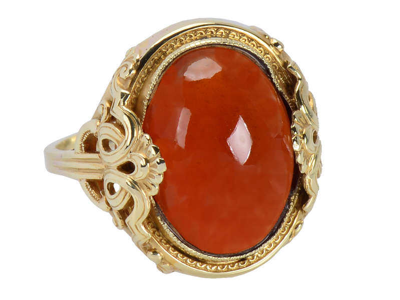 Ornamental Cabochon Garnet Gold Ring