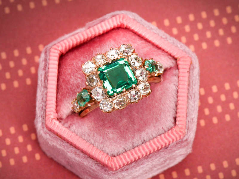 Colombian Emerald Diamond Ring