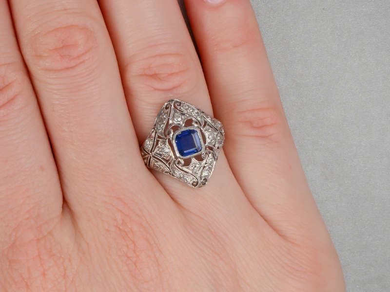 Petit Point - Sapphire Diamond Platinum Ring