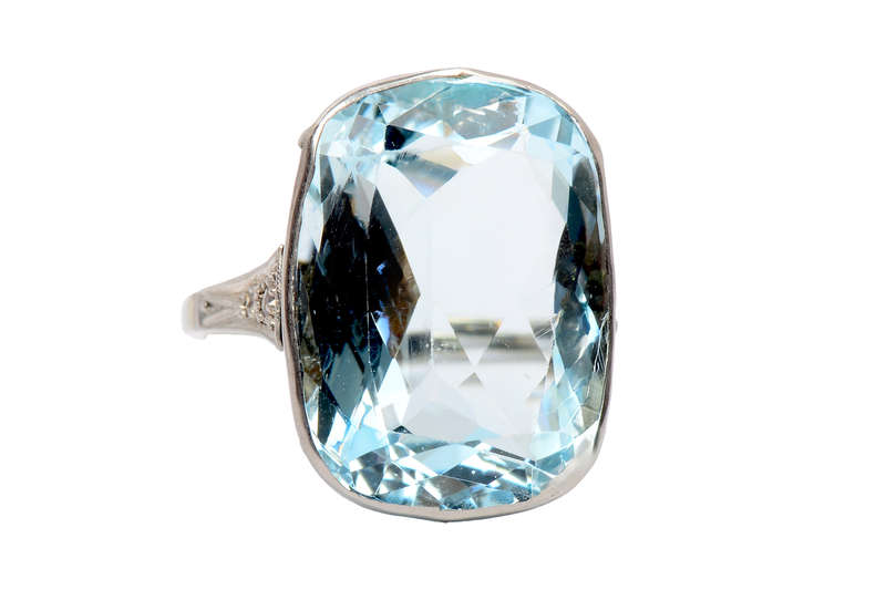 Sublime Art Deco Huge Aquamarine Solitaire Ring
