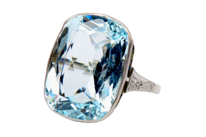 Sublime Art Deco Huge Aquamarine Solitaire Ring