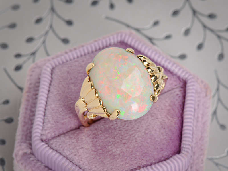 Red Delicious - Fine Australian Opal Retro Gold Ring