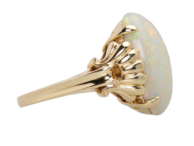 Red Delicious - Fine Australian Opal Retro Gold Ring