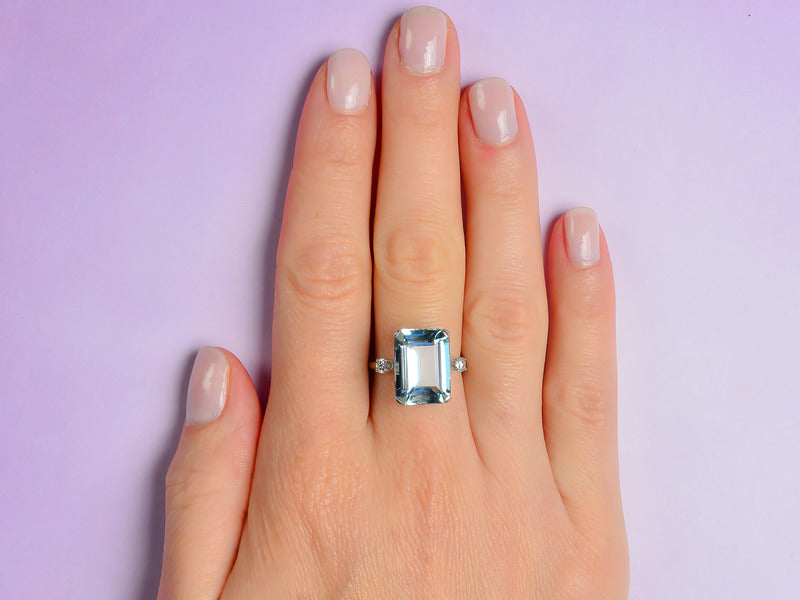 
                      
                        Hollywood Aquamarine Diamond Ring
                      
                    