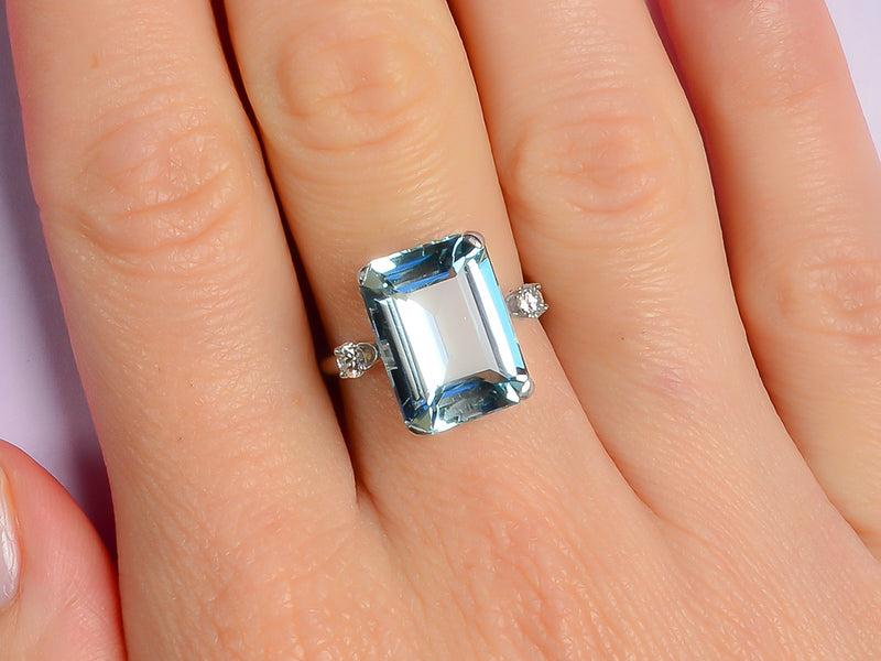 
                      
                        Hollywood Aquamarine Diamond Ring
                      
                    