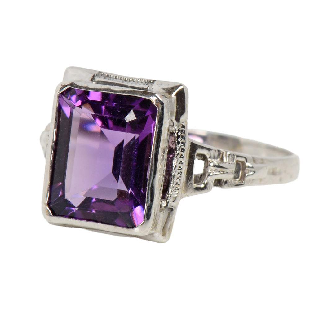 Art Deco Aesthetic Amethyst White Gold Ring