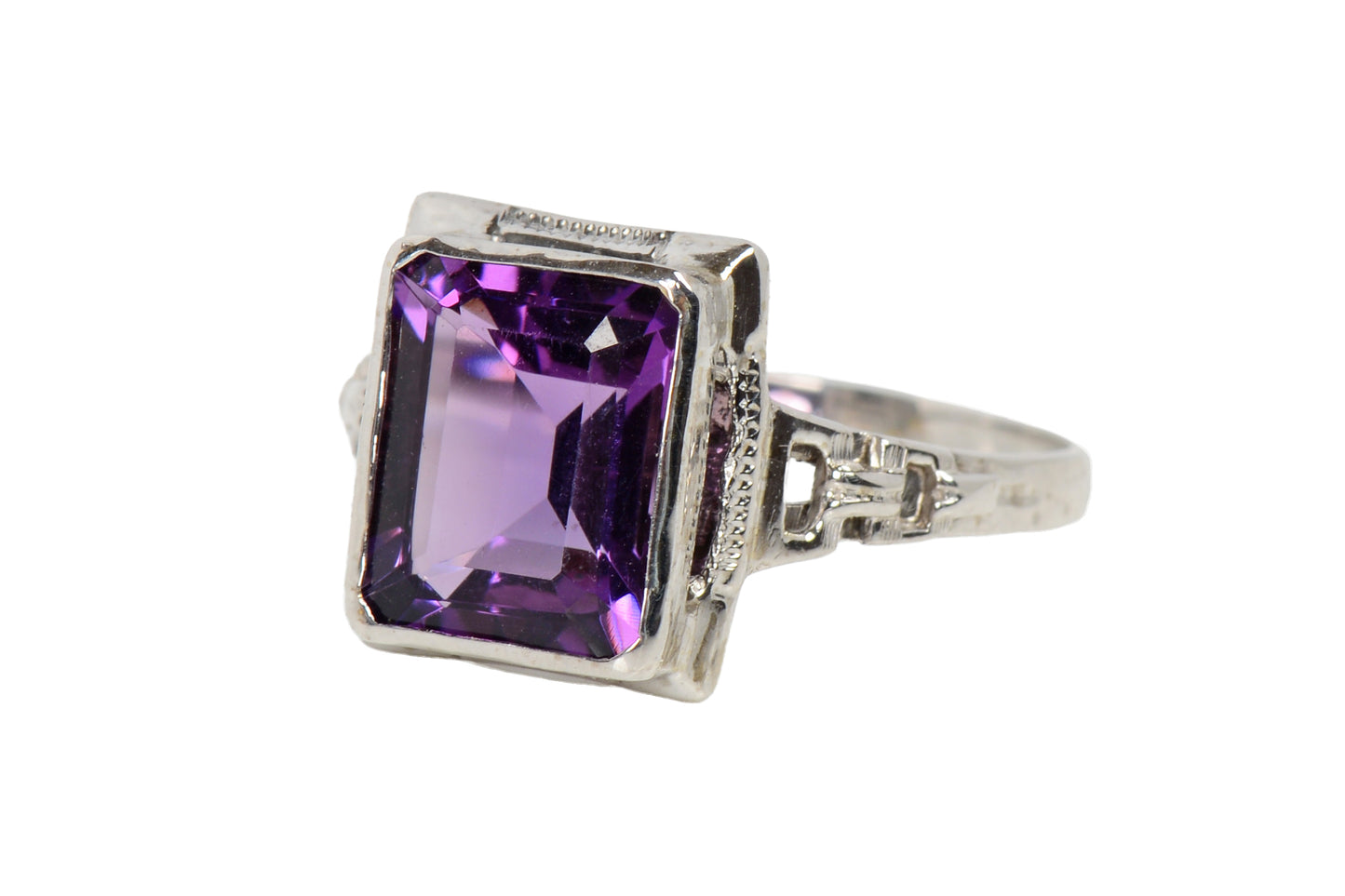 Art Deco Aesthetic Amethyst White Gold Ring