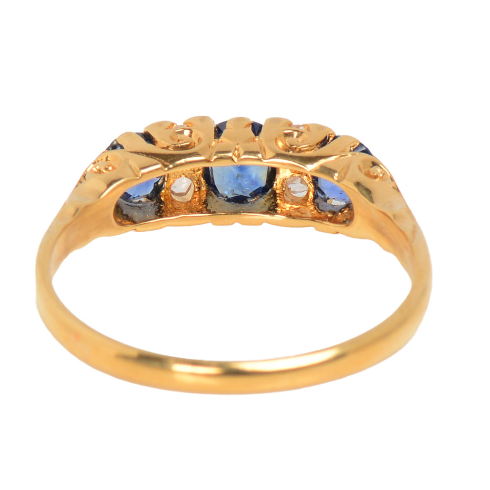 
                      
                        Ceylon Sense - Sapphire Diamond Ring from 1909
                      
                    