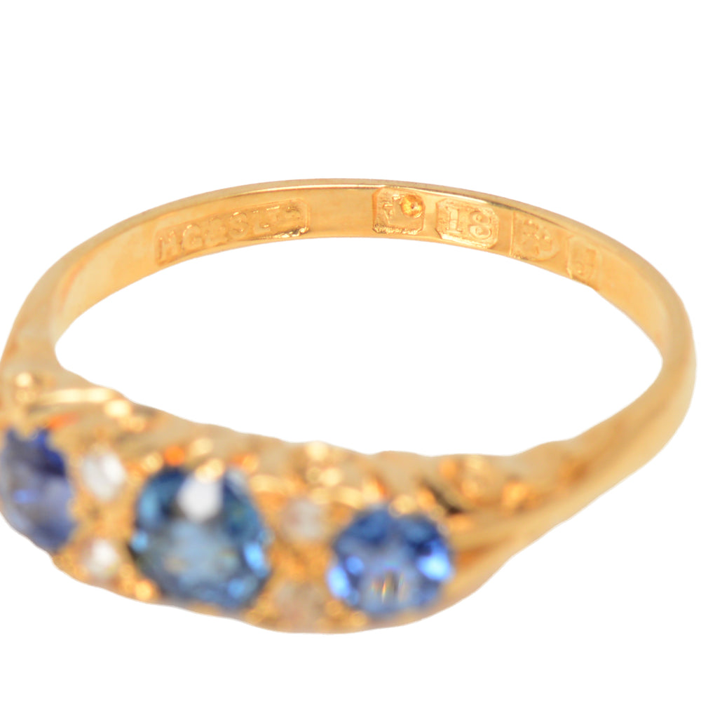 
                      
                        Ceylon Sense - Sapphire Diamond Ring from 1909
                      
                    