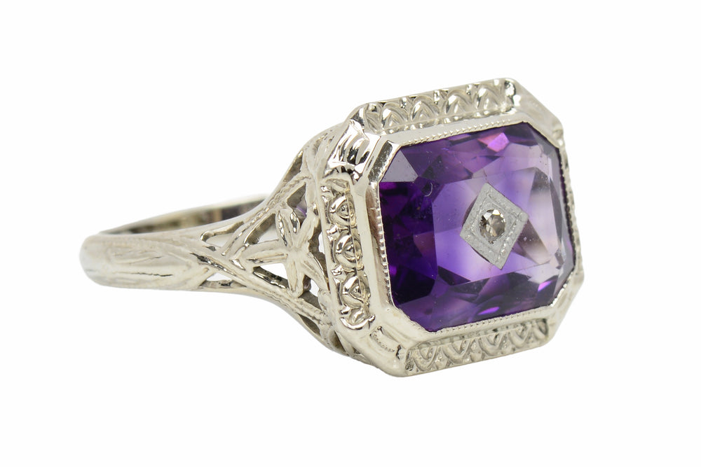 Noteable Vintage Art Deco Amethyst Filigree Ring