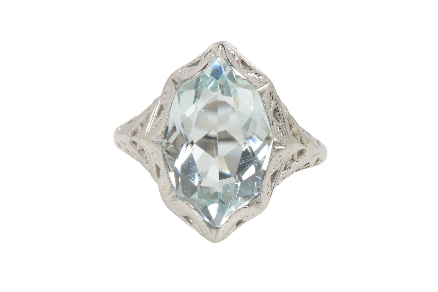 Undulating Aquamarine Art Deco Ring