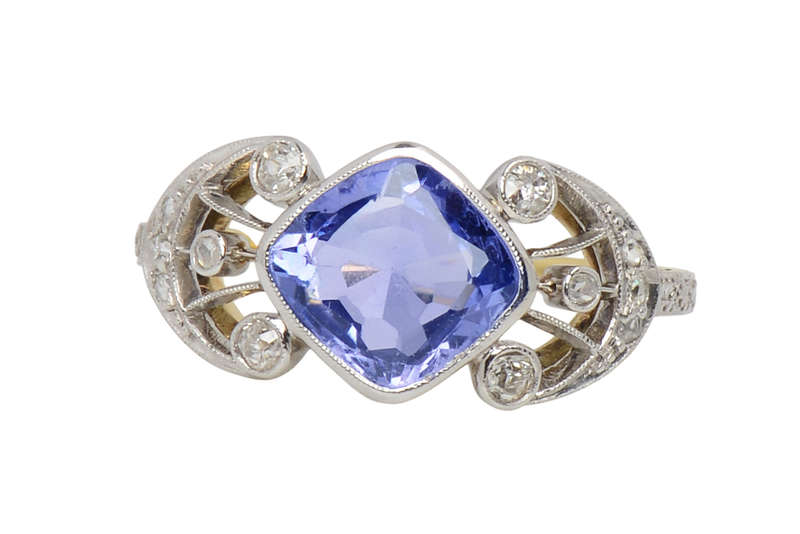 
                      
                        Art Deco Lilac Color Shift No Heat Sapphire Ring
                      
                    