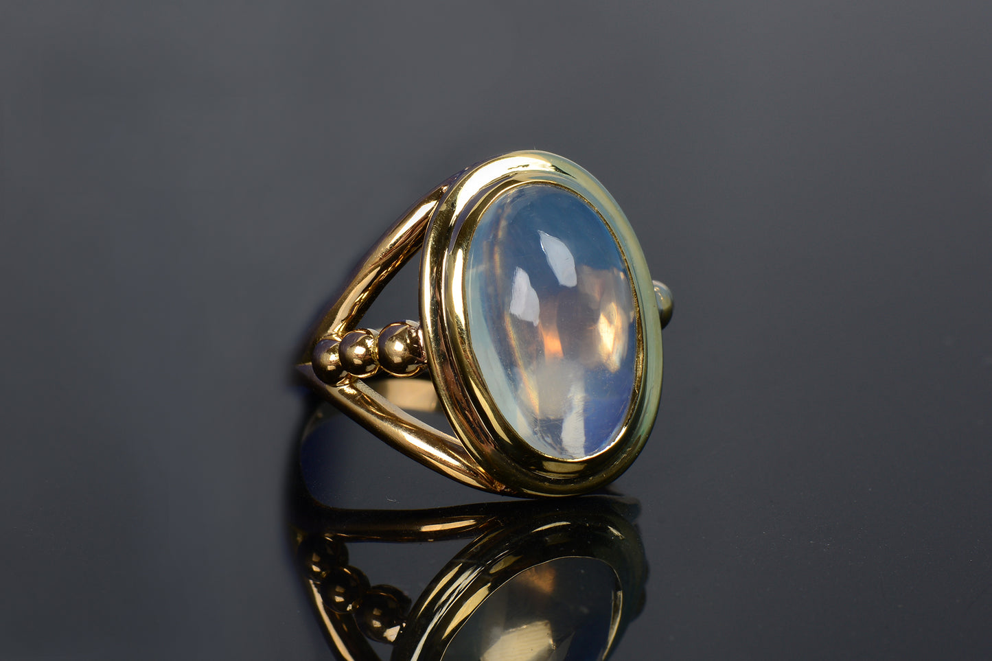 Evanescence - Blue Moonstone 18k Gold Ring