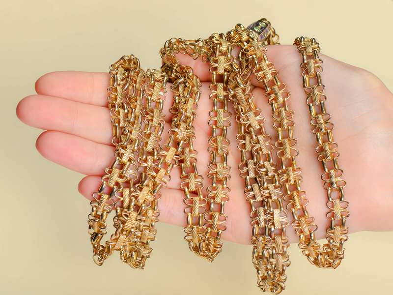 Georgian Pinchbeck Long Chain & Ornate Clasp