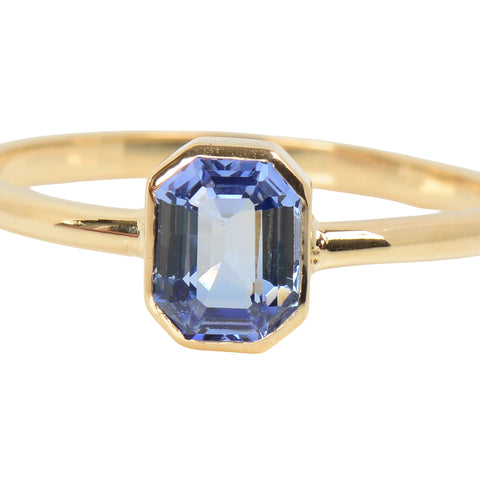 French Sapphire 18k Gold Ring
