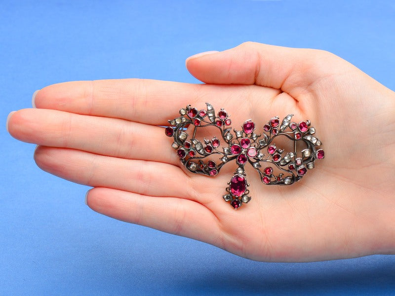 Georgian Splendor - Garnet Bow Pendant Slide