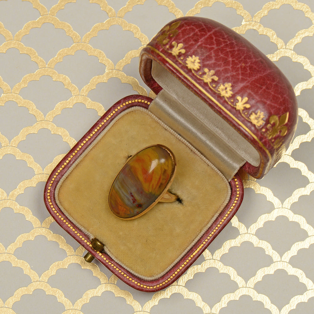 
                      
                        Vintage Oval Picture Agate Ring in Gold
                      
                    