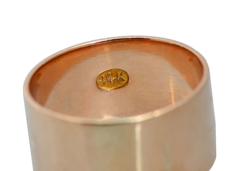 A Bird in the Hand - Victorian Wide Floral Wedding Band